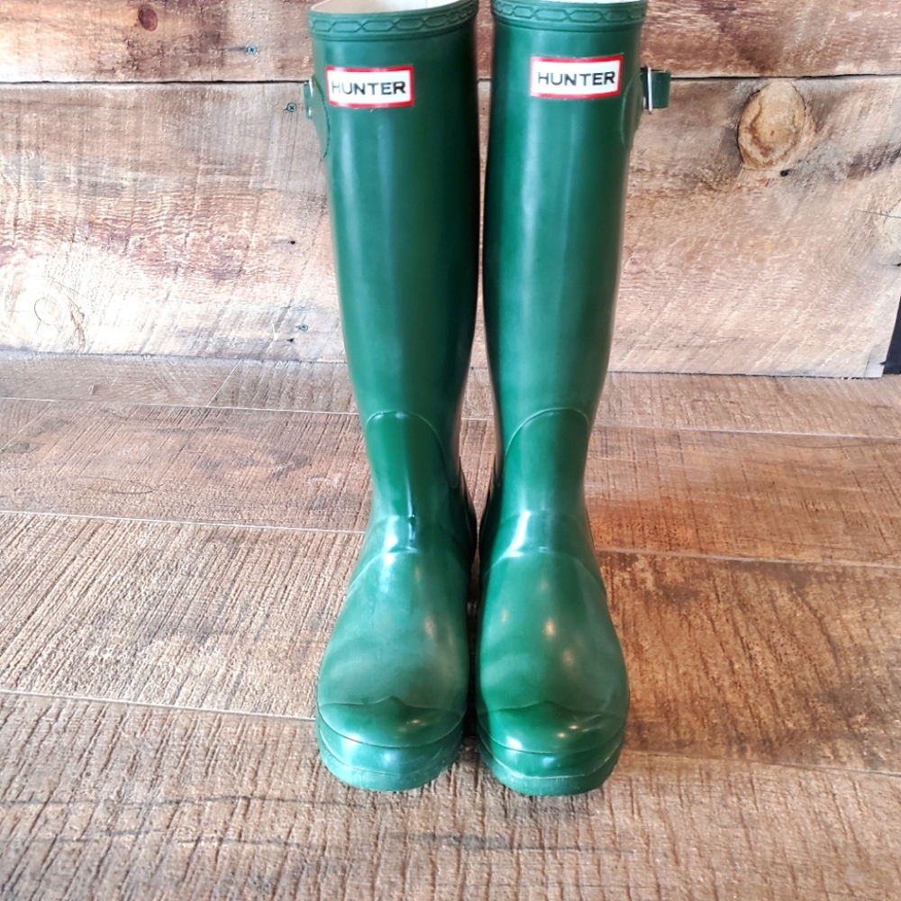 Hunter Green rain boots Sz 7
